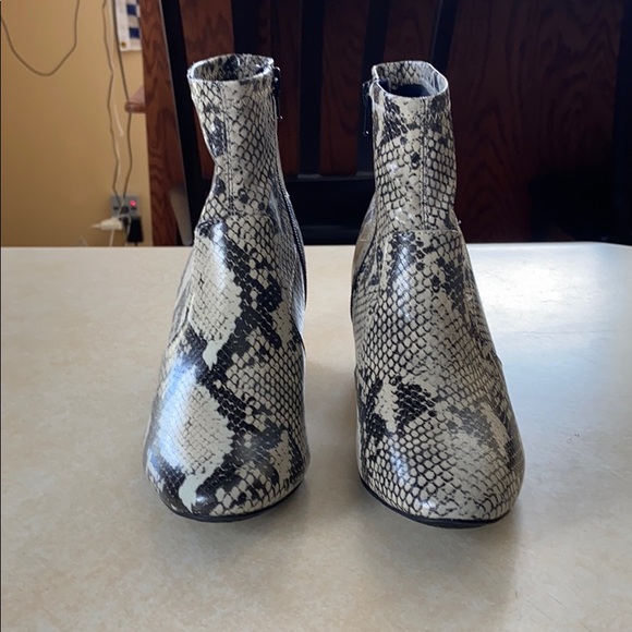 Snake print ankle boot! - Picture 3 of 5